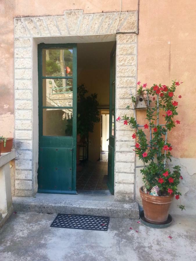 Apartament Via Cavasola Finale Ligure Zewnętrze zdjęcie